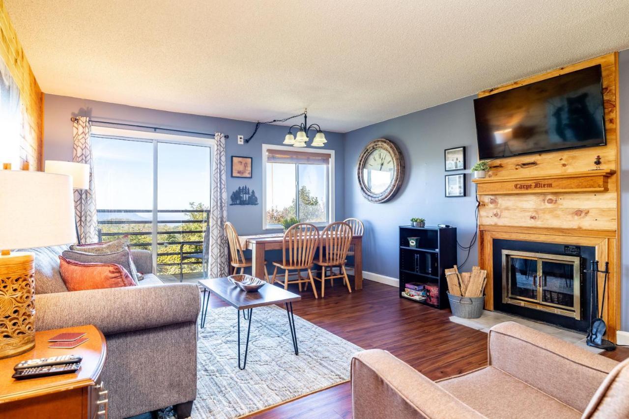 Wow Views!!-Mountain Escape-Outdoor Pool-Close To Downtown-Wifi-Cable-Private Balcony Gatlinburg Exterior photo