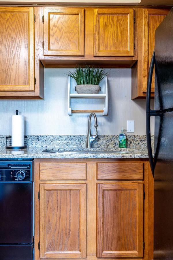 Wow Views!!-Mountain Escape-Outdoor Pool-Close To Downtown-Wifi-Cable-Private Balcony Gatlinburg Exterior photo