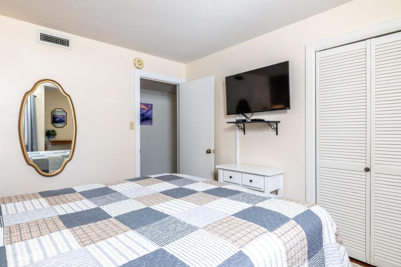 Wow Views!!-Mountain Escape-Outdoor Pool-Close To Downtown-Wifi-Cable-Private Balcony Gatlinburg Exterior photo