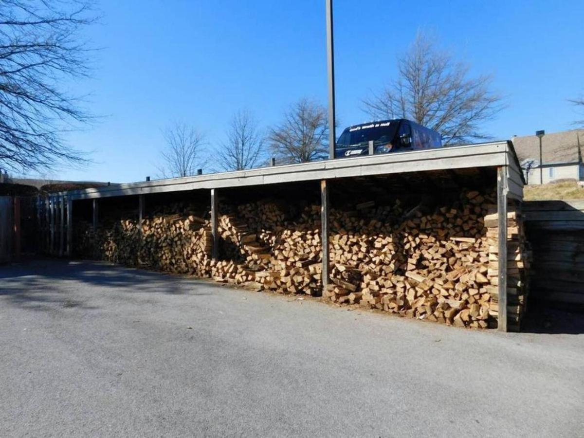 Wow Views!!-Mountain Escape-Outdoor Pool-Close To Downtown-Wifi-Cable-Private Balcony Gatlinburg Exterior photo