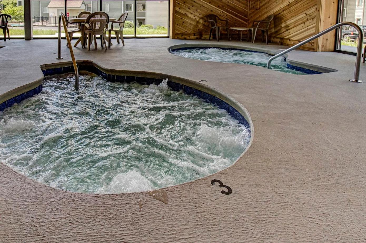 Wow Views!!-Mountain Escape-Outdoor Pool-Close To Downtown-Wifi-Cable-Private Balcony Gatlinburg Exterior photo